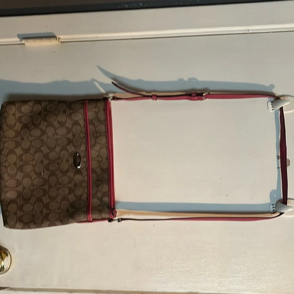 Coach purse - Picture 1 of 8